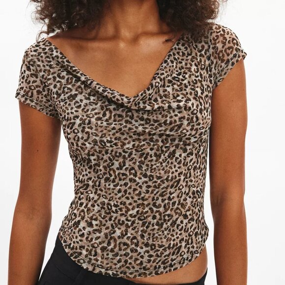 NWOT Silence + Noise Lara Off-The-Shoulder Top - Picture 1 of 6